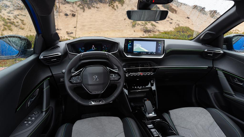 PeugeotFR's tweet image. Probablement la meilleure révélation de cette semaine à Comporta : la Nouvelle #Peugeot208 et son énergie électrique !
#208FirstDrive #UnboringTheFuture