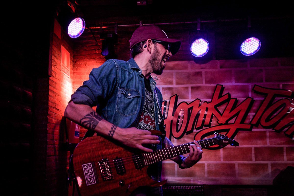 ProblematicsR's tweet image. Buenos dias amig@s Problematic@s.. Que el Rock and Roll nos acompañe
#FelizSabado #GoProblematics
(Nuestro guitarra durante la actuación en el Honky)
Foto: Manolo Juez