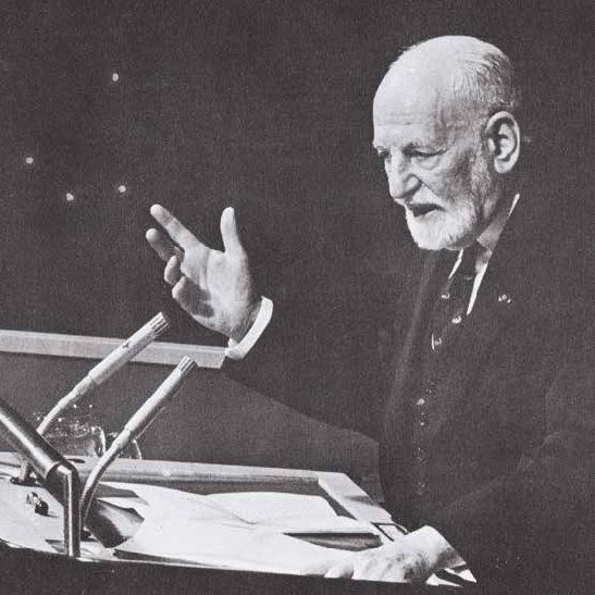 actualites_nrv's tweet photo. Le 5 octobre 1987 Countea de Nissa : Le Niçois René #Cassin, Fondateur de la @CNCDH l'un des auteurs de la Déclaration Universelle des Droits de l'Homme, prix Nobel de la Paix 1968, entre au Panthéon…
#PrixNobel #HumanRights #StandUp4HumanRights #Nice06 https://t.co/LToULDXncp