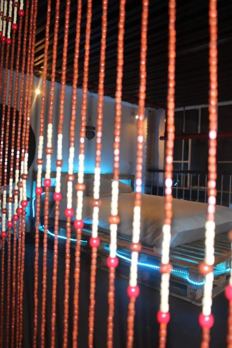 AeigAirbnb's tweet image. We have an AirBnb #TrendyMaboneng. Book today airbnb.com/rooms/38067948… @djsbu #DJSBU