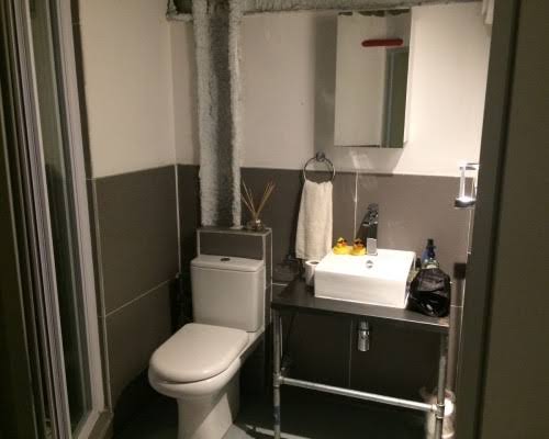 AeigAirbnb's tweet image. We have an AirBnb #TrendyMaboneng. Book today airbnb.com/rooms/38067948… @djsbu #DJSBU