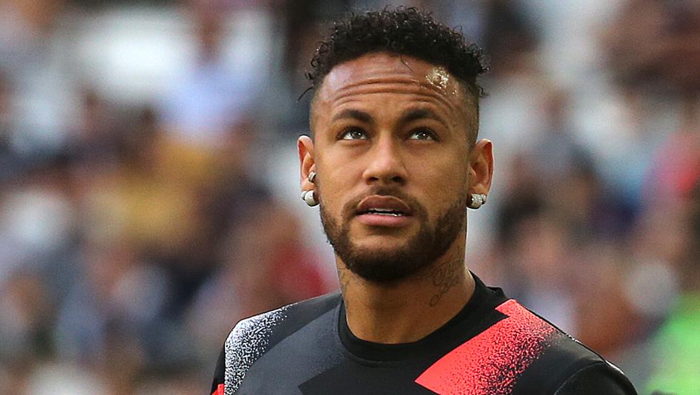 AmandaJul1's tweet photo. The PSG coach has created a group of five players to liaise with the costumes and the Brazilian is not among them

Neymar's flirting with Barça of this past is taking its toll on the no. '10'. https://t.co/A2J8YPGiCu https://t.co/HskfPTGLt8