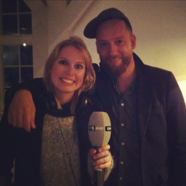 LiseMichaela's tweet image. Gode @kashmirofficial minder? 2013. Grøn prakker på @P6BEAT &amp;amp; første interview nogensinde med Kasper Eistrup til #p6beatelskerdavidbowie. Glæder mig til de næste 6 timer 📻♥️