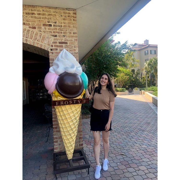 campusedu_'s tweet photo. Bizi asla fotoğrafsız bırakmazlar! 👯♀️ Bizim yerimize de bol bol gezmeniz dileğiyle. 🥳
#campusedu #campuseduyurtdisiegitimdanismanligi #wat2019 #saturday #saturdayvibes #happyweekend #workandtravel #goodmorning #usa #unitedstates #americanstyle #style #🇺🇸 https://t.co/ZETpWXVHeW