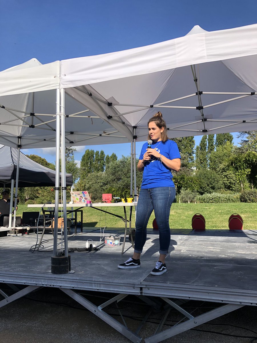 fdescolpro's tweet photo. @ClemenceLebron #fetedelascience Demonstration de TJBot et reconnaissance de #Pokemon avec #IBMWatson https://t.co/3sTTwCutCw