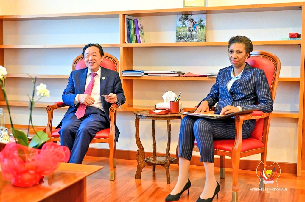 JeanineMabunda's tweet photo. Le Directeur Général du #FAO,  #Qu_Dongyu a partagé avec nous ses expériences et meilleures pratiques en matière de l'agriculture, susceptibles d'inciter l'entrepreneuriat des jeunes en #RDC et lutter contre la faim dans un pays qui a presque 80M de population. https://t.co/CoCMXvhRds