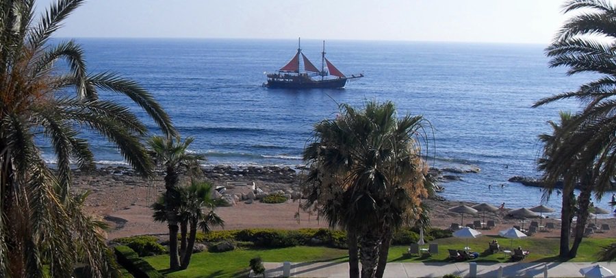 BlueValleyCars's tweet photo. Cyprus is an idyllic destination for a warm Autumn break in the sun #paphos #larnaca #ayanapa #protaras https://t.co/gwRK9mUHm4 https://t.co/EfUJoOUYIL