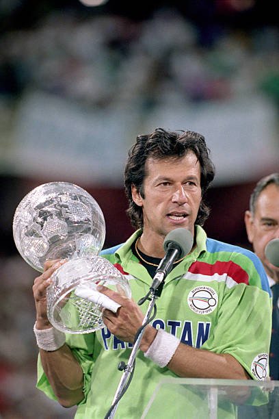 NadiaZafar3's tweet photo. Happy birthday our prime minister @ImranKhanPTI ..May u live long nd may u lead the whole Muslim world🤲
#happybirthdaykhanshahb https://t.co/zisxF9RLGD