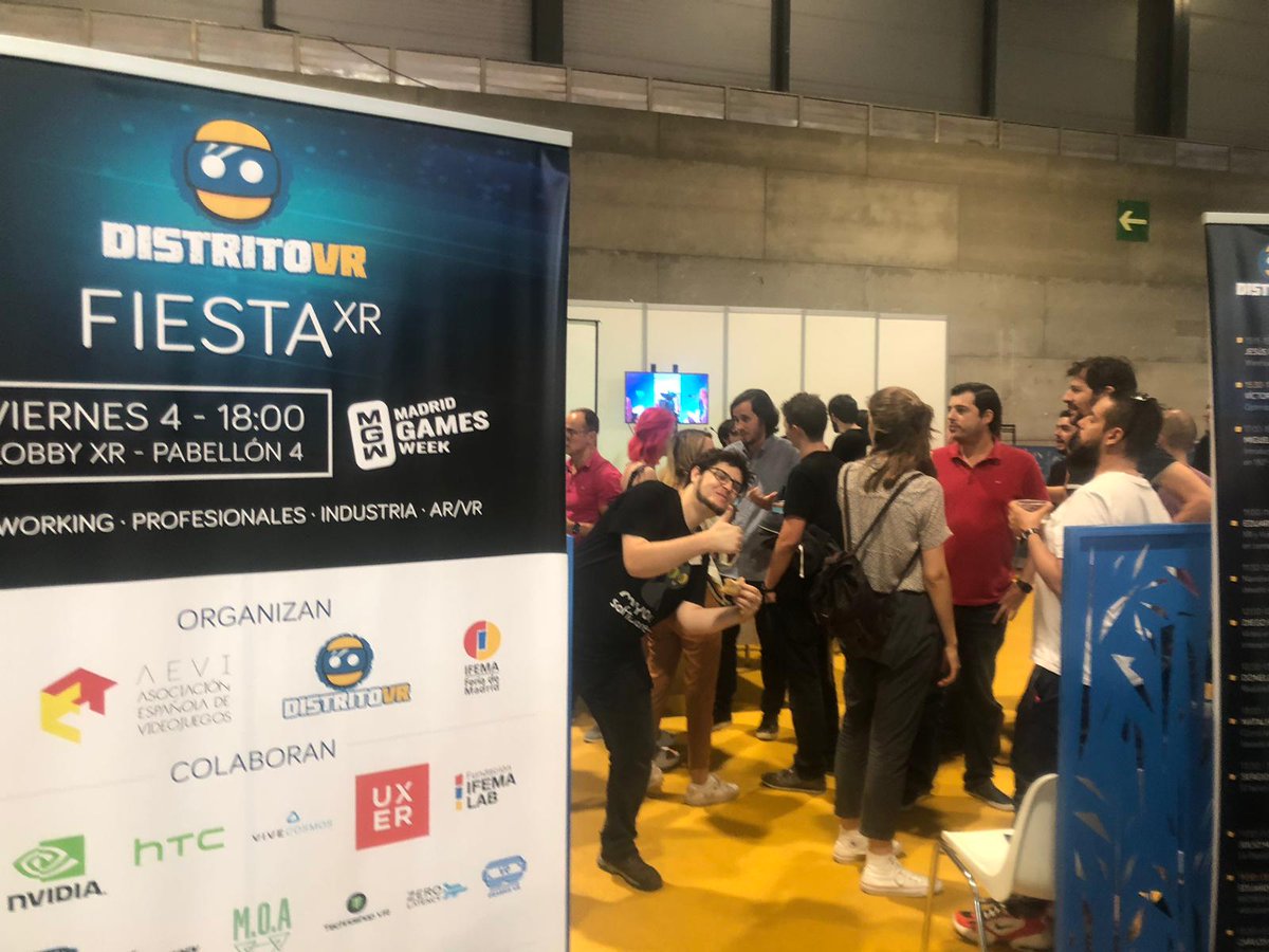 distritoXR's tweet photo. Muchas gracias a todxs lxs que nos aconpañasteis ayer por la tarde en la #FiestaXR de #DistritoVR en @MadGamesWeek. ¡Lo mejor de la industria VR compartiendo experiencias, innovación y buenos ratos!
#MGW19 @jugonvirtual @videojuegosAEVI https://t.co/uUM41BRLMh