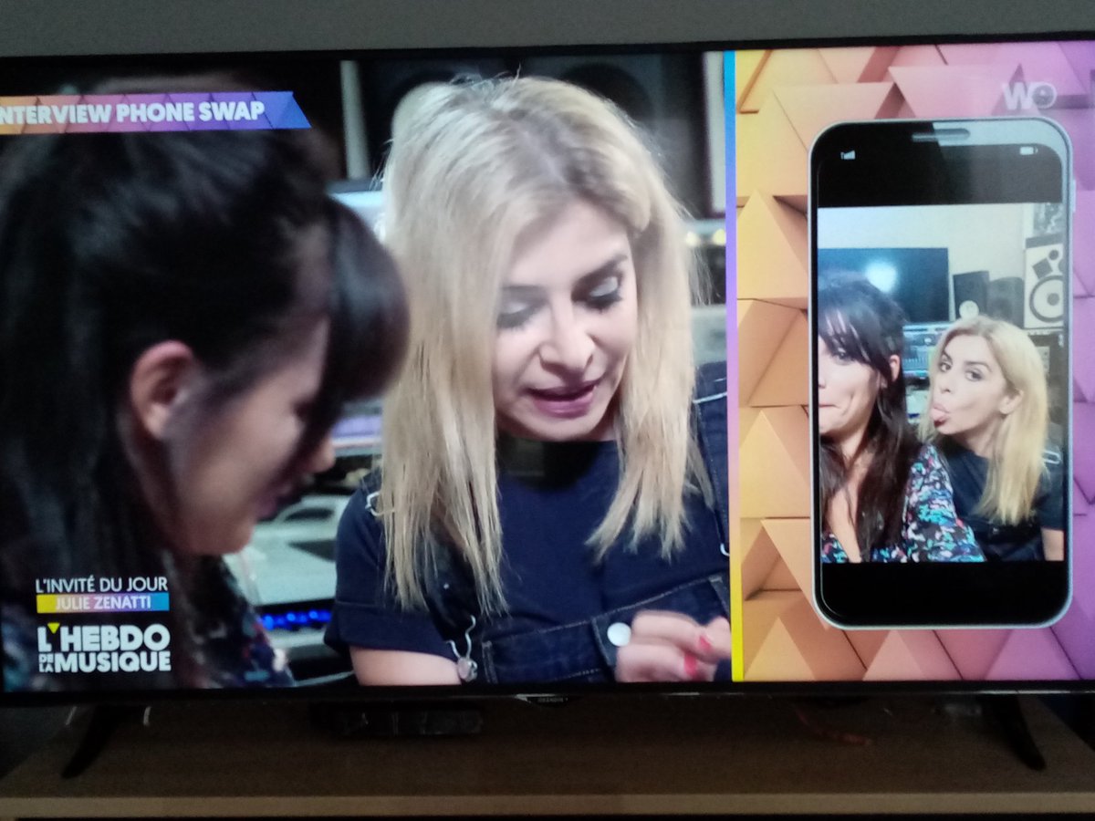 Calesslouis's tweet photo. C'est que du kiff quand tu zaps et que tu tombes sur @W9 l'invité du jour @juliezenattioff l'hebdo de la musique. ❤️ Bonheur du samedi matin. https://t.co/jRcdDwD8Oo
