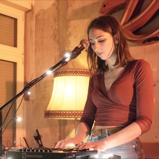 Looking forward to recreating this lush vibe tonight (Saturday)! At @kallaschundmoabiterbarprojekt 🍂 20:30 🍁see you there! xx