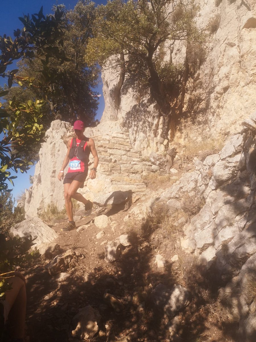 UltraTrailGuara's tweet photo. Alejandro Mayor #Long52 Lider
En el Castillo de los Santos
#UTGS #UTGS19 https://t.co/8NoEQDQukS