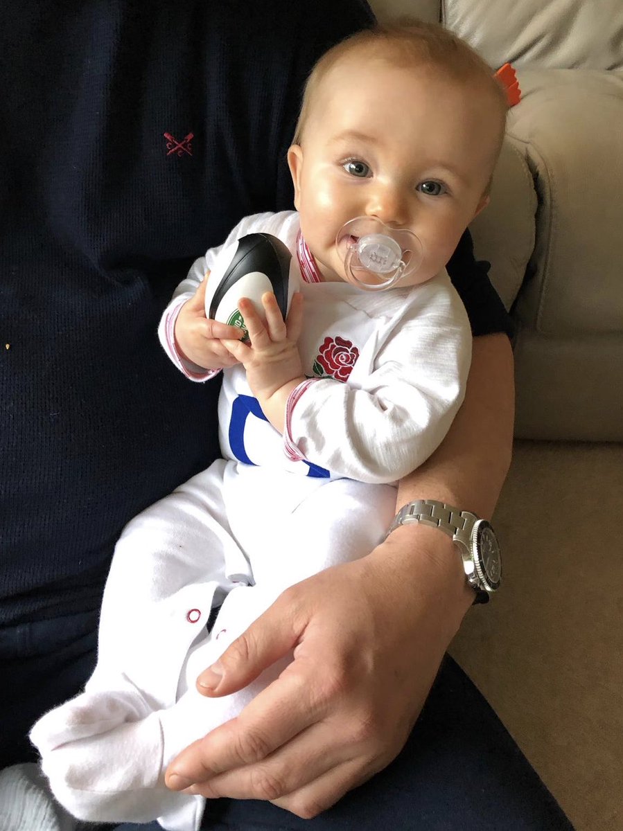 PickersOpinion's tweet photo. @EnglandRugby @LandRover look at those cheeks #CoE https://t.co/ELEcEvYWbS