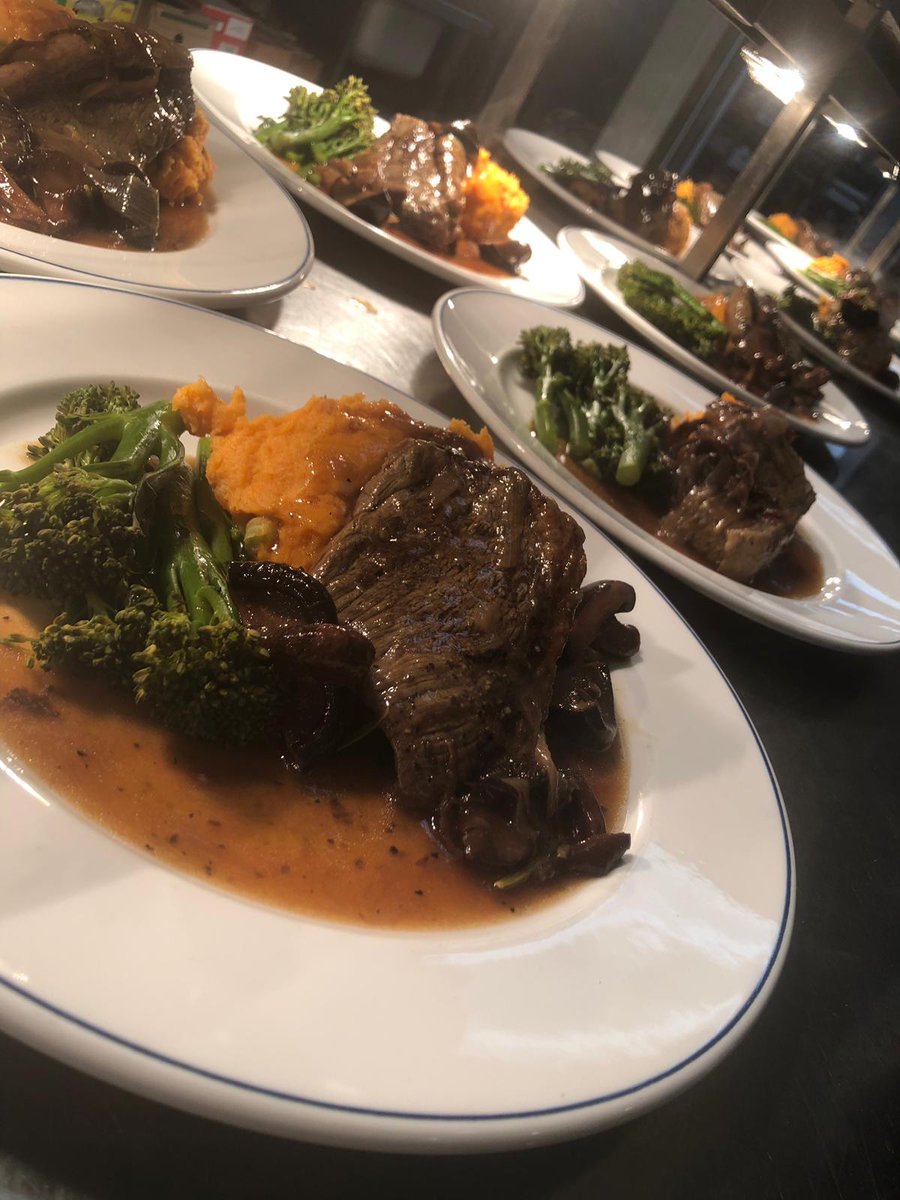 HIMaidstone's tweet photo. Just a few snaps of some of the delicious food our team served last night for Kent Golf Club's annual dinner!🏌️ ⛳ 
We hope everyone had a fantastic evening! https://t.co/QSKFyrpXpQ