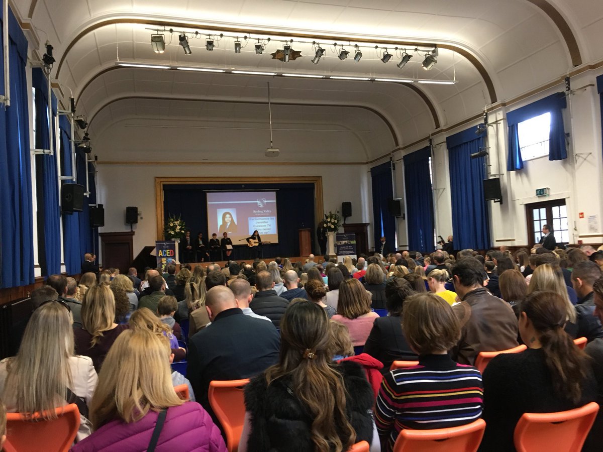 RodingValleyHS's tweet photo. #StandingRoomOnly at #RVHSOpenMorning School is absolutely buzzing! https://t.co/47E01yWha8
