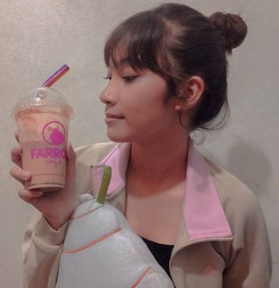 Farroncafeph's tweet photo. Saturyey Frappe-yey! 😍
Enjoy your weekend with FARRON 💖

📸 : Lyza Reyes
#FARRON® #FarronCafe #LoveInEveryCup® https://t.co/5ewVmNCTga