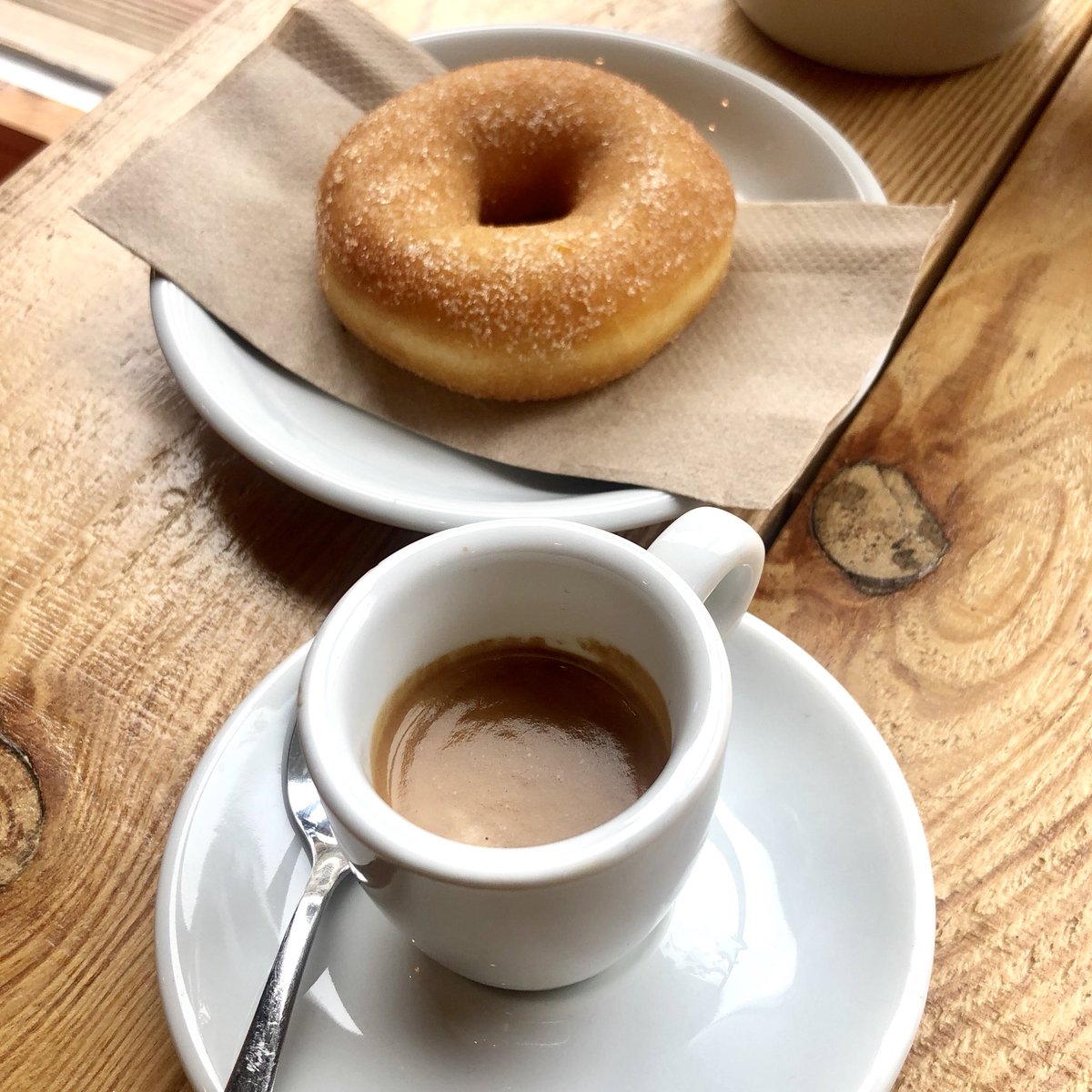 #autumn is here 🍁 grab a #applecinnamon #doughnut with your #italianespresso . #premiumespresso #italiancoffeeclub #italiancoffee #coffee #coffeespot #greatcoffee #shepherdsbush #londoncoffeeshops #doughnuttime