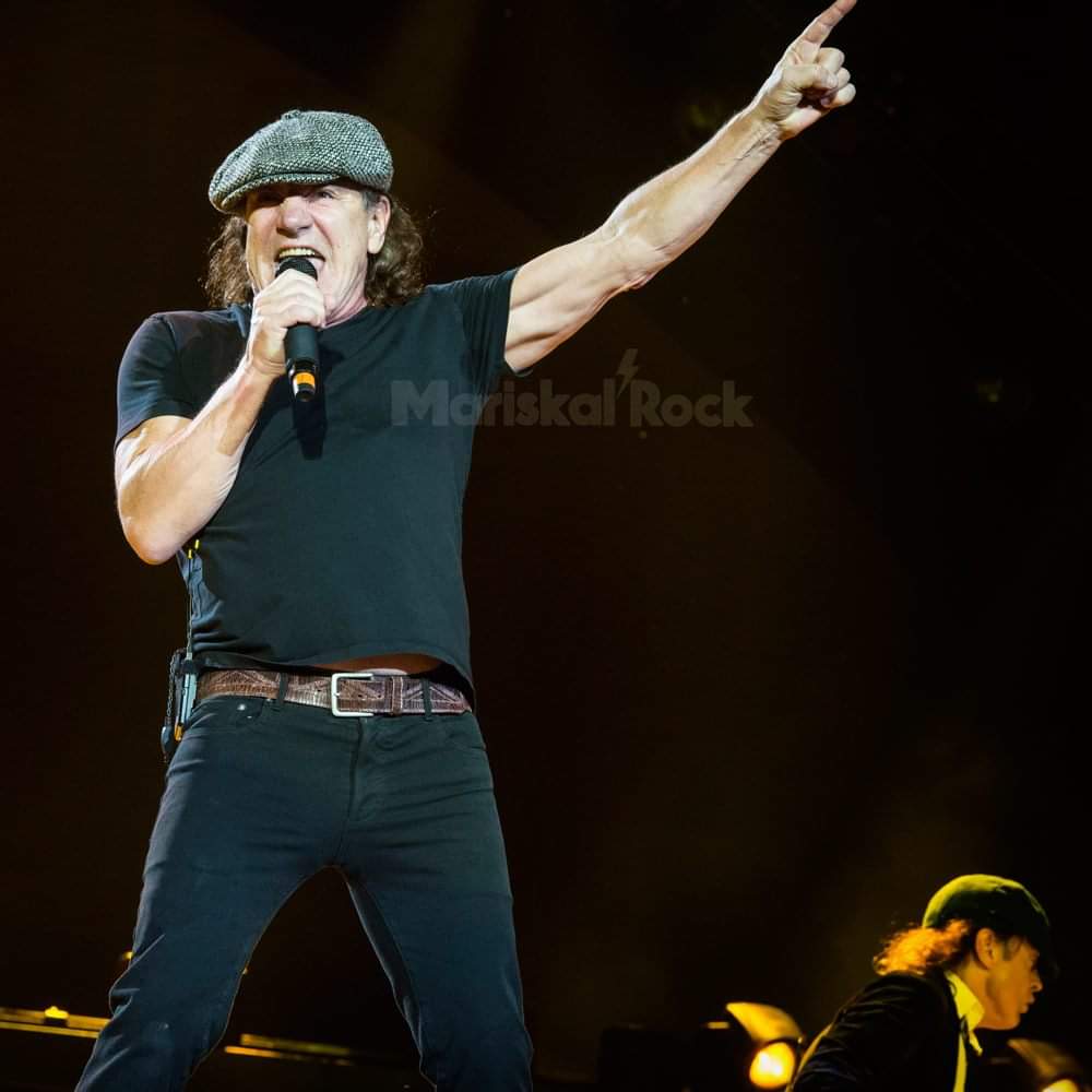 Happy birthday BRIAN JOHNSON!
(October 5, 1947)
AC/DC 