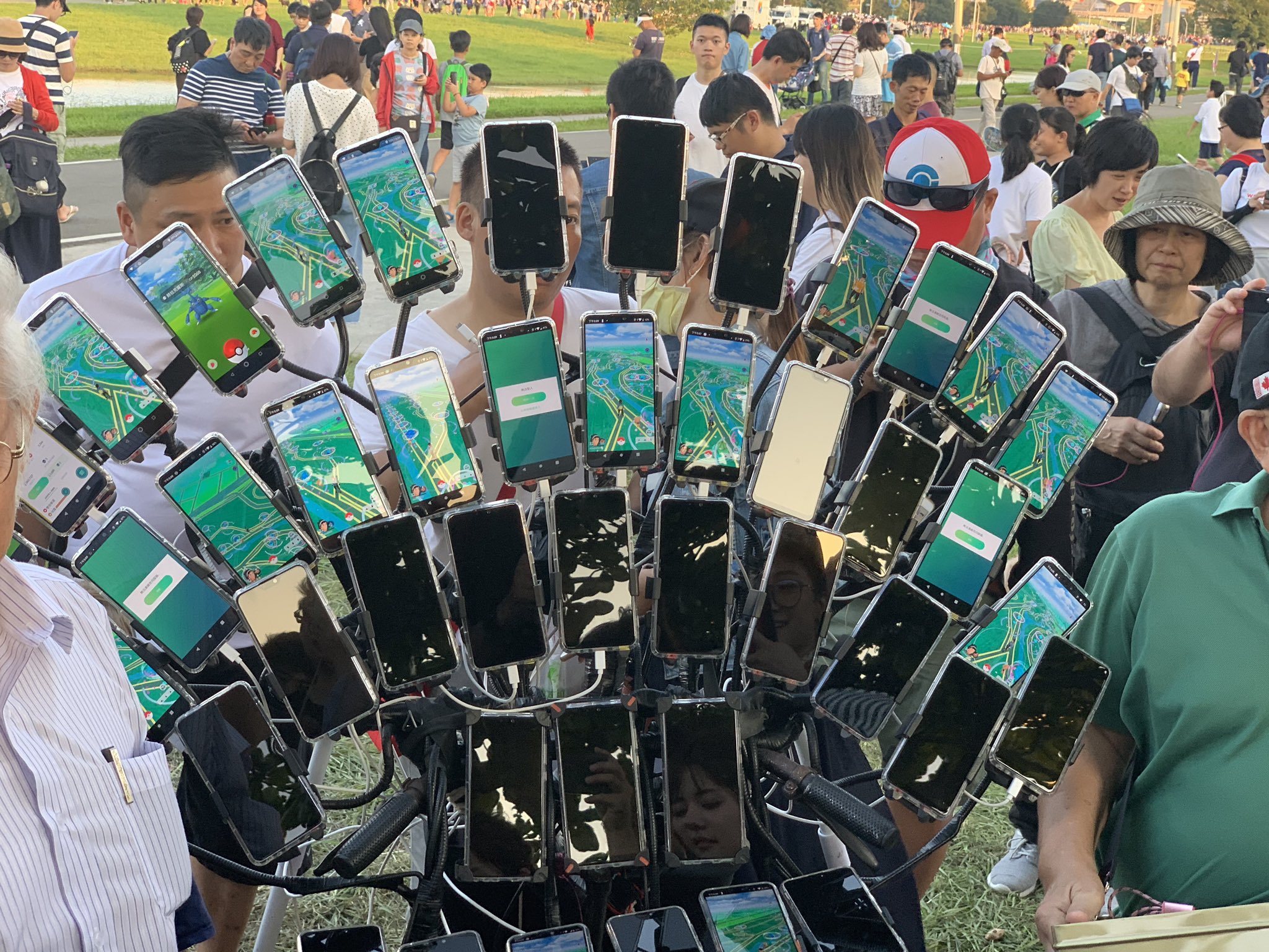 ひで ポケモンgoの台湾のトレーナーさん 複垢にもほどがあるw ポケモンgo T Co Wqcj3ytthd Twitter