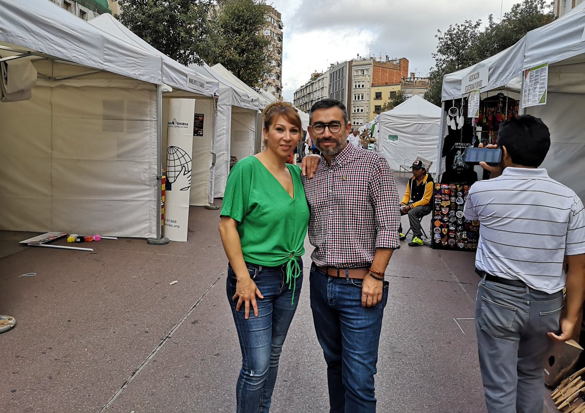 GabrielFerDiaz's tweet photo. Avui comença la 5à edició del #MESCLAT19! Un espai pensat i desenvolupat per a celebrar la riquesa de la diversitat a #Sabadell. Tallers, jocs, música en viu, repartits entre els espais de la pl. del Dr. Robert, Racó del campanar i l'Espai Carpes! @maya_hered @sbddretscivils https://t.co/Ouu6KPuPiz