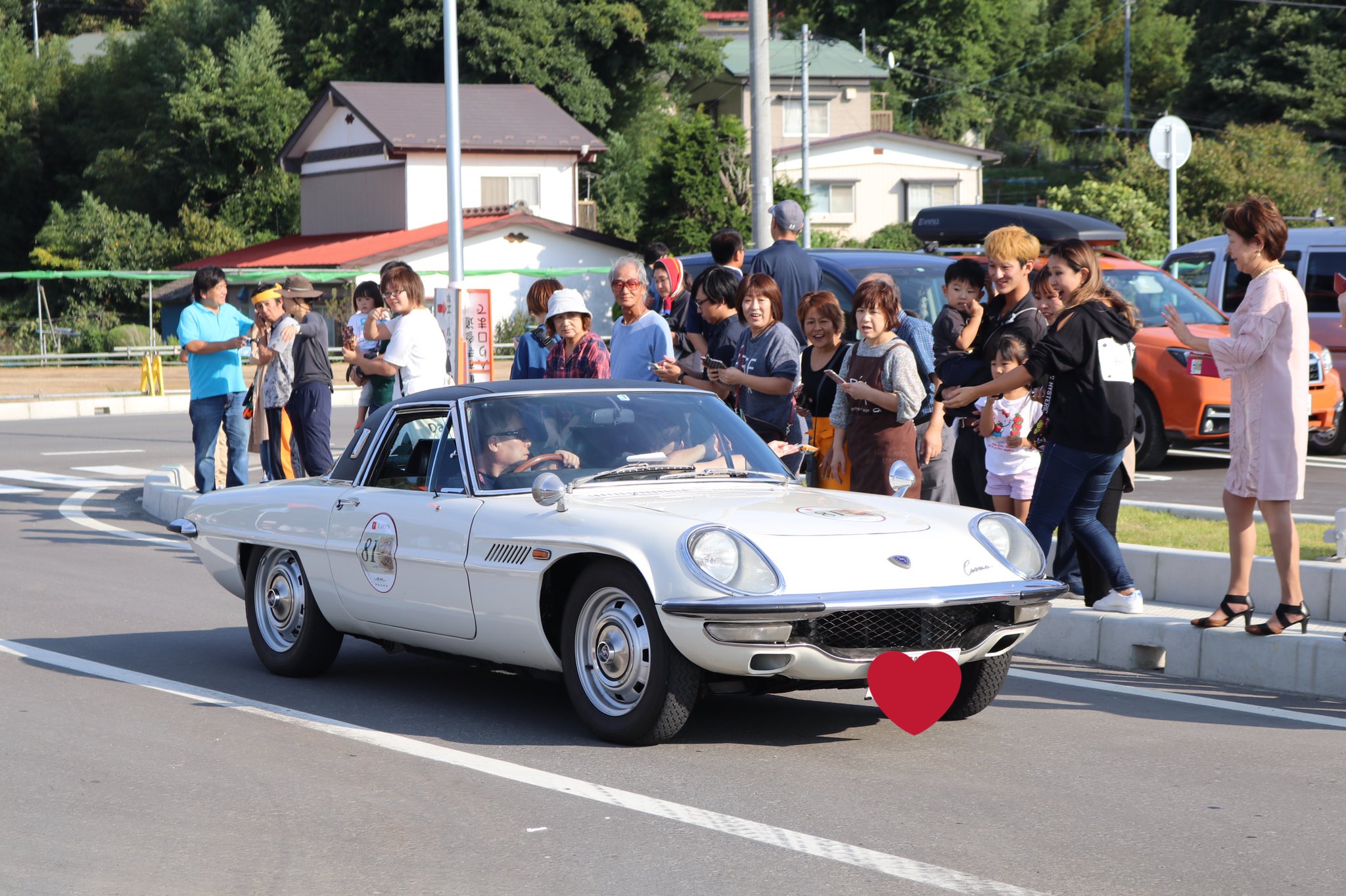ゆうか 今日はたくさんのクラシックカー見れて 唐沢寿明と山口智子夫妻と橋本マナミ見れました T Co 7yjtz0c0me Twitter