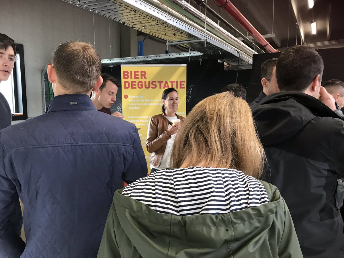 VOKA_EDeBruyker's tweet photo. Bryo StartUp sessie @ #BeerSelect today. Knap jong bedrijf die schaal brengt voor lokale bierbrouwers. Vandaag maken we van onze jonge ondernemers slimmere leiders. #leiderschap #samengroeien https://t.co/luntHz3OVb