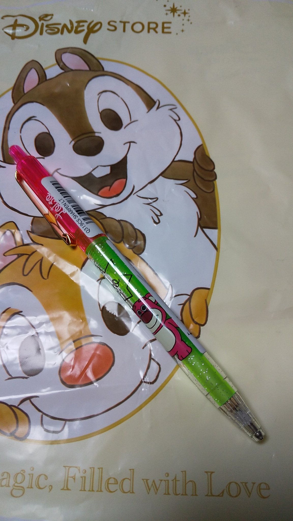 もえこ ディズニーストアたくさん安くなってました クルトガとかいいシャープペンも 私はいいやつではないけどロッツォが可愛いのでロッツォにしました W