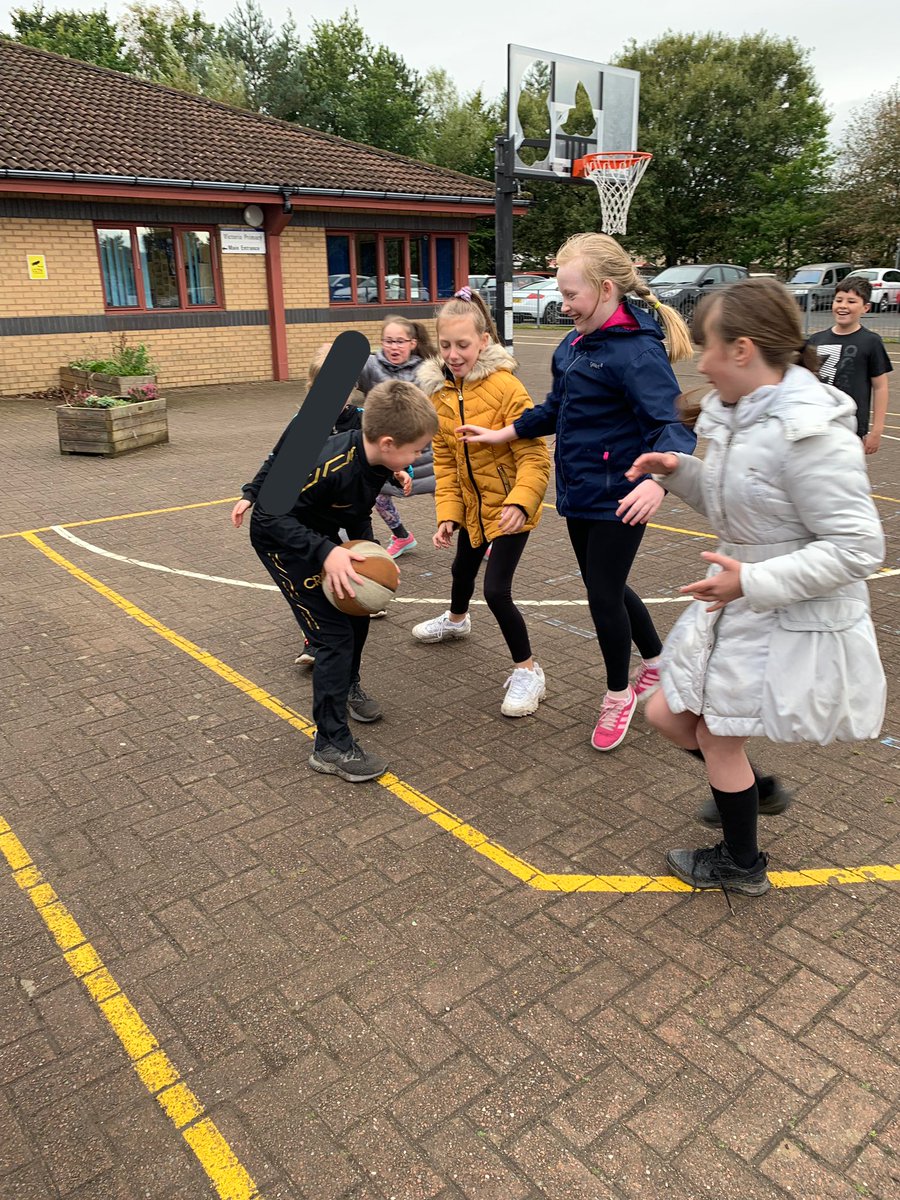 MissLMcPherson's tweet photo. We are focusing on defending in pe! #vpsteamwork #vpssport https://t.co/nKjJgSnmLt