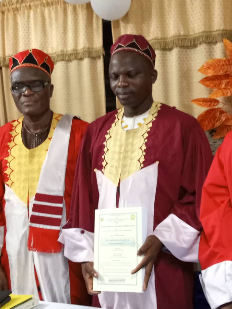AKEPrinceBoris1's tweet photo. Mes félicitations au camarade  De-Laure Laurent Faton qui a soutenu sa thèse de doctorat en communication à l'Université d'Abomey-Calavi.  Bon vent et bon courage pour la suite ! https://t.co/kQHiQcSBs7