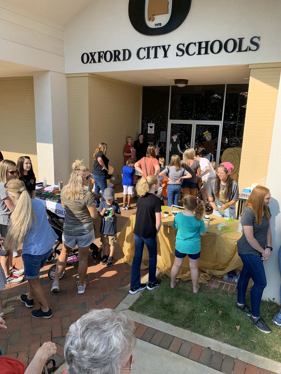 Oxford Middle School tweet media