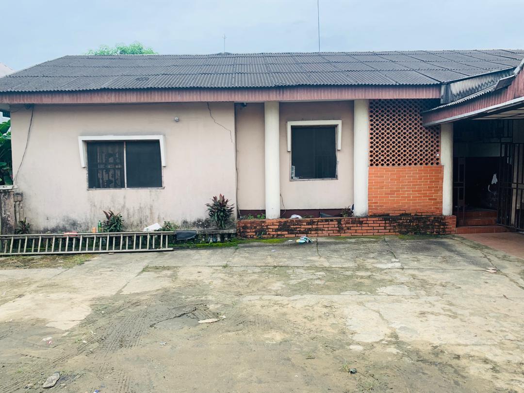 PropertyMall2's tweet photo. #ForSale - 4bedroom flat along with BQ on 2plots of land #AdaGeorge #PortHarcourt
Asking price - #75m (Negotiable) https://t.co/zR6GXs7s4X