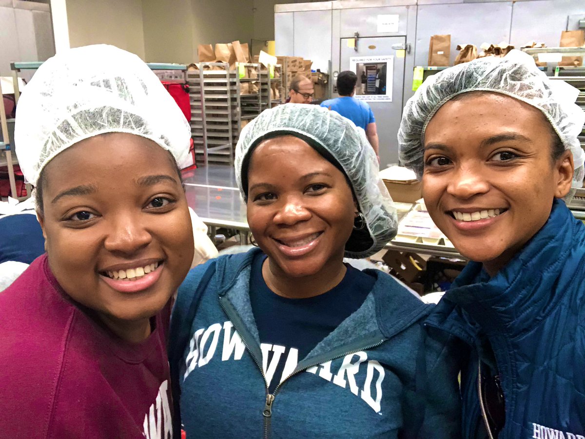 AlondaThomas's tweet photo. It’s Homecoming Time!! Following the annual tradition, Howard University is kicking off Homecoming week with a Day of Service! At Food &amp; Friends, volunteers are preparing meals for families in need. Here’s a few behind the scenes photos of the PR team in action!! #PRLife #HUHC19 https://t.co/vICWTTrUIM