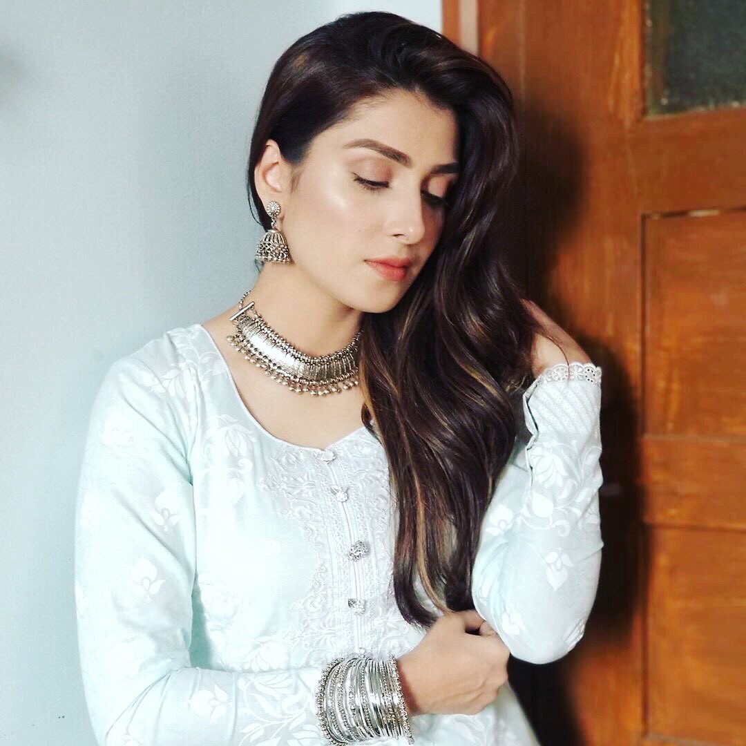 Sadaf_Aziz1's tweet photo. #MerayPaasTumHo tonight is everything special https://t.co/lG4bMEMxF8
