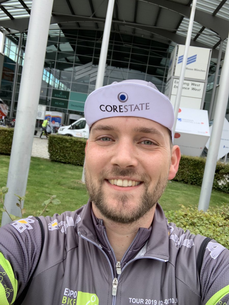 STRKLG's tweet photo. Tatütata, die #STRKLG sind da! Ein Teil der Geschäftsführung reiste dank @expobike emissionsfrei zur @exporeal_team an. Danke dafür! https://t.co/ahLsfMmbV5