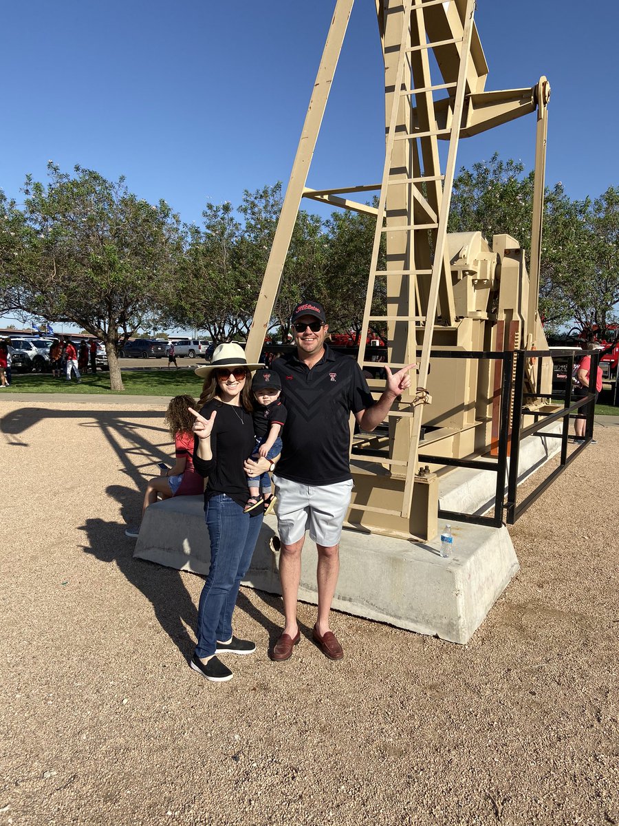 victoriarosetx's tweet photo. Guns up drill down! Wreck em @TexasTechFB #SupportTexasEnergy https://t.co/GWgFNP06LO
