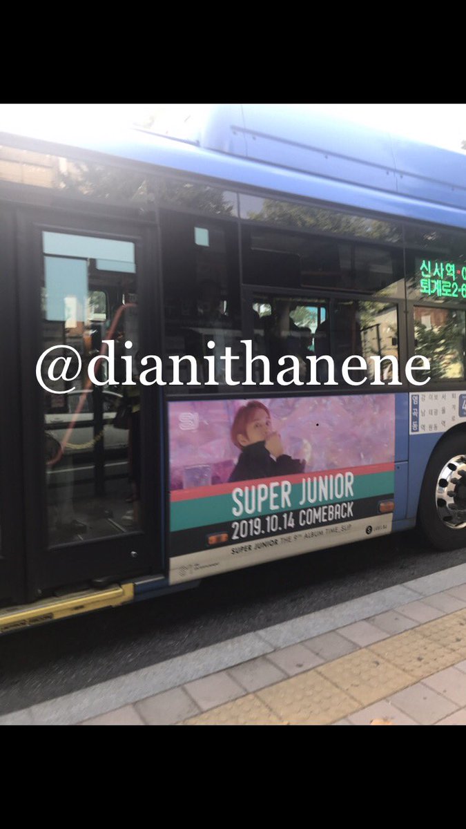 Dianithanene's tweet photo. 드디어!! 이틀 나는 그들 모두를 찾고 있었다 
나는 모든 버스의 10 장의 사진을 가지고있다
성공!!!!!!! 💙😍 
Finally!! Two days I was looking for all them 
10 photos, 10 buses 💙🥰
#슈주go
#슈퍼주니어   #SUPERJUNIOR   #SJ_Time_Slip   #SUPER_Clap   #SJ_SUPER_Clap @SJofficial https://t.co/fAjOdtQ89B