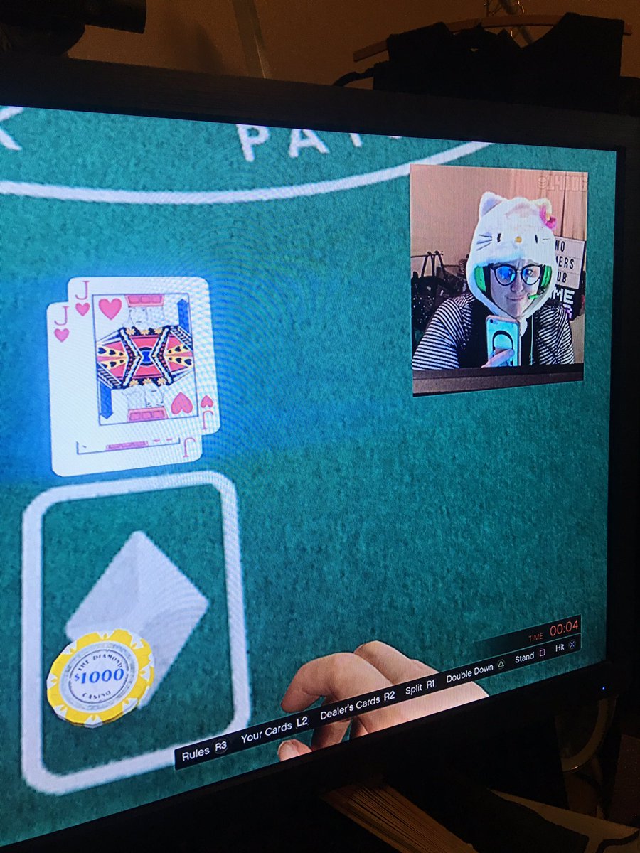 MelleyDee's tweet photo. Uhhhhh DOUBLE JACK in the casino Black Jack Table is clearrrrly rigged for me to loose with extra cards in the deck. Wtf @RockstarGTAV https://t.co/EVgjn96ur0 #GTAVCasino #Glitch https://t.co/JpG7D0IIsz
