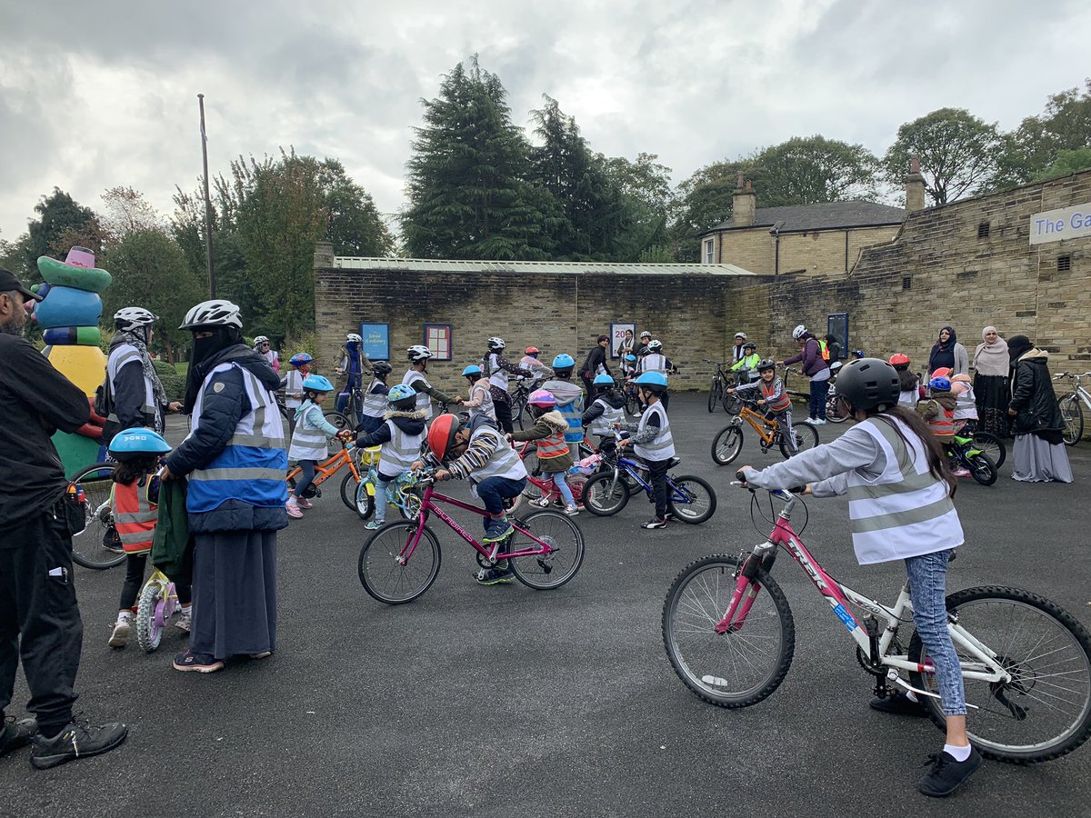 docjohnwright's tweet photo. Building a grassroots cycling movement - over 1200 new cyclists discovering the joy of two wheels @hopon_bike @JoinUsMovePlay @BiBresearch @kersten_england 

#OnevisionTwowheelsThreewomen https://t.co/hQlRM25lsv