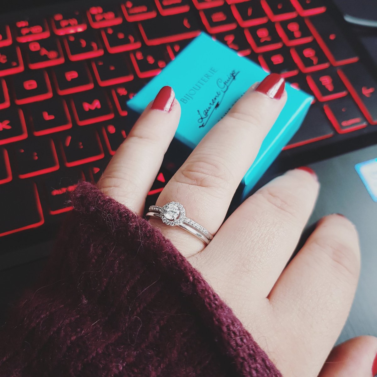 EMYCHIBI 👽 tweet media