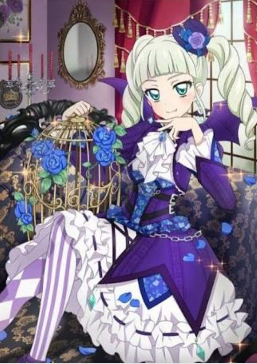 左:アイカツ(藤堂ユリカ)、真ん中:アイカツスターズ(白銀リリィ)、右