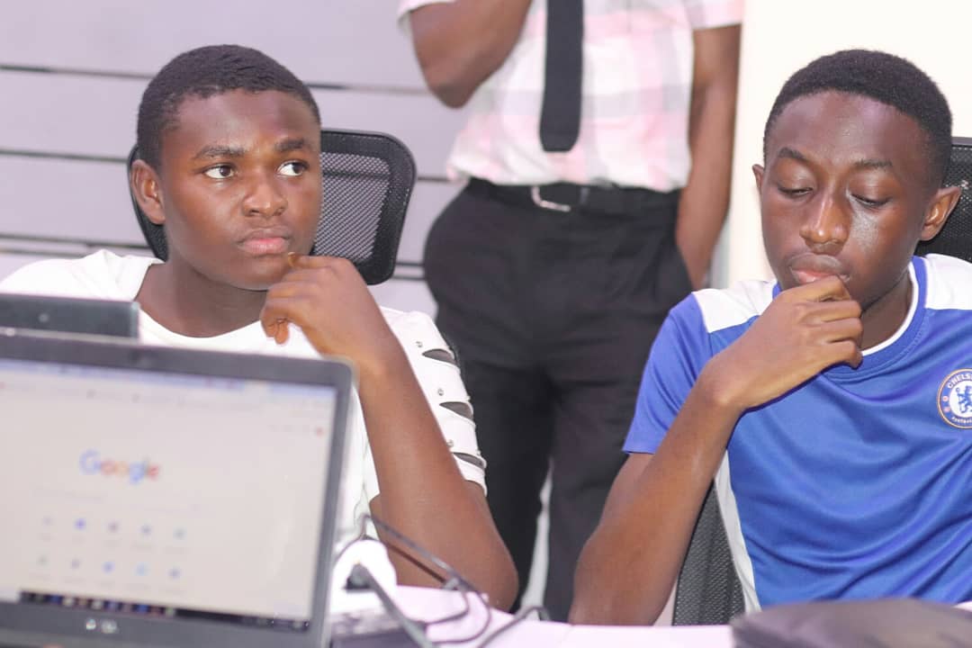 HebronStartup's tweet photo. Members of our CREATORS community at the community meeting yesterday. Next meet-up is on Friday, 11th of October, 2019 at the HSL Pool Office. New members are welcome. Sign up: https://t.co/CfseDdSTP0.
#BusinessSupport #HebronStartupLab #HSLtalentpool https://t.co/2ENwu1DQMd