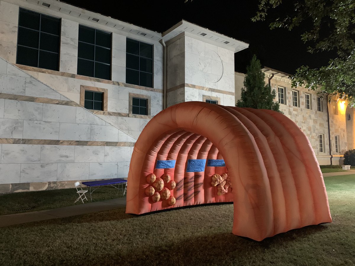 Semprin's tweet photo. @MarkWinneWSB You’d best give a shout out to the #giantinflatablecolon from the #Winship5K stage this morning! https://t.co/9dCGlGncz4