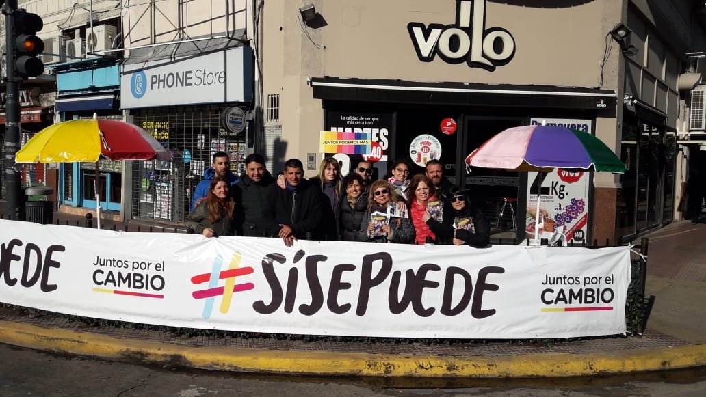 Su69622723's tweet photo. Juntos  con @P_Villalba en la comuna 5 esquina independencia y boedo 💪 #SiSePuede https://t.co/9bX5ggu2dB