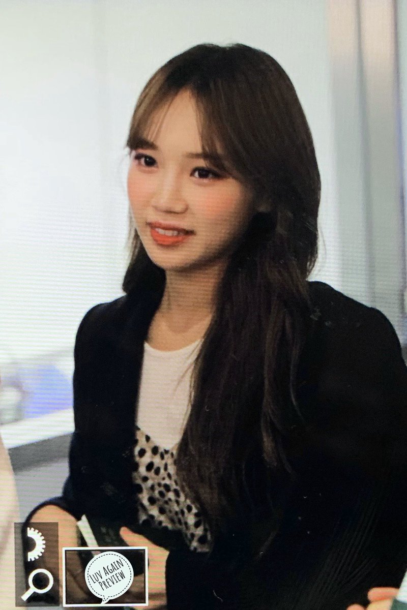 luvagain0801's tweet photo. 191005 프리뷰

#김채원 #채원 
#キム・チェウォン #チェウォン
#아이즈원 #アイズワン https://t.co/046KMoi2RI