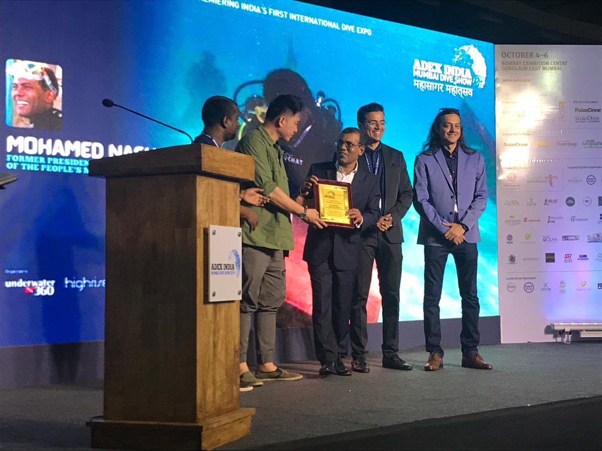 އިންޑިއާގެ މުންބާއީގައި ކުރިއަށްދާ އެޑެކްސްއިންޑިއާ އޯޝަން ފެސްޓިވަލުގައި ރައްޔިތުންގެ މަޖިލީހުގެ ރައީސް، ރައީސް މުޙައްމަދު ނަޝީދު ބައިވެރިވެވަޑައިގެންފި.

Hon. President <a href="/MohamedNasheed/">Mohamed Nasheed</a> MP, Speaker of the People’s Majlis attends @AdexIndia Ocean Festival