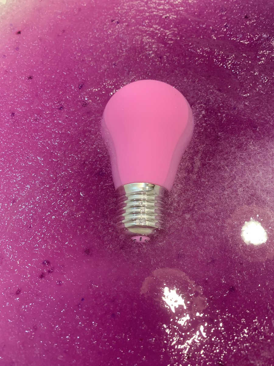 DeltoyaT's tweet photo. Experimentando con #gbulb de @_FT_London y Love Bath Dragon Fruit de @ShungaEroticArt https://t.co/6h3XkmtOYw