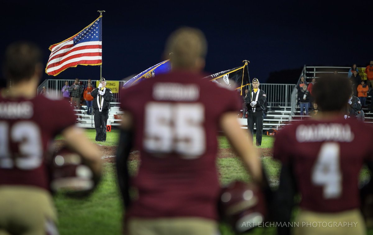 Art037's tweet photo. Omro wins BIG for Homecoming 2019! #omropride #canon1dxmark2 #homecoming2019 @FansFoxes @OmroFoxesFB https://t.co/7h6FfZMkHC