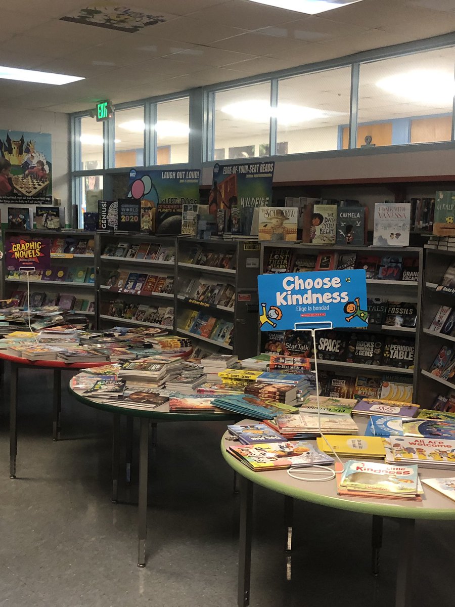 Storybook STEM Night was quite the hit <a href="/HillsmereESAACP/">HillsmereESAACPS</a>! Lots of fun when reading and stem plan together! <a href="/JessicaROwens/">Mrs. Owens</a> <a href="/HillsmereMedia/">Jennifer Bauer</a>. <a href="/AacpSeril/">AACPSeril</a>