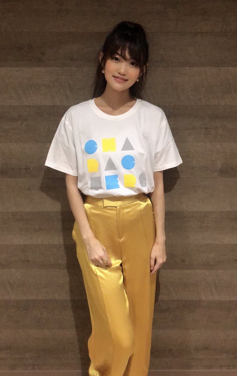 早見沙織 Official در توییتر Spライブ Characters グッズ紹介 Tシャツ S M L Xl 各3 000円 マフラータオル 2 800円 ライブの定番といえばこちら 実は初ラインナップのマフラータオル しかも今治タオル 手触り抜群 参考までに 早見さん着用サイズはl