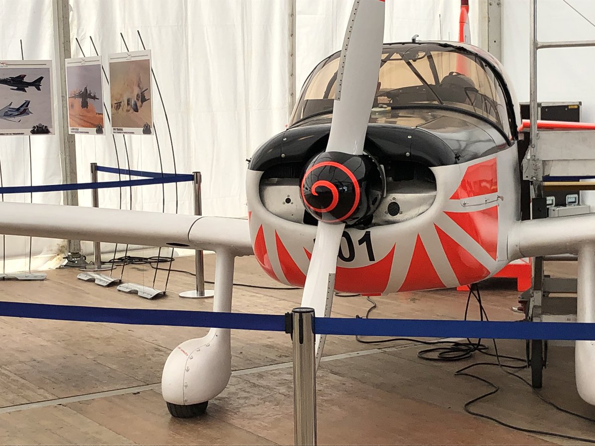 ClanetPierre's tweet photo. Le Festival Des Étoiles et Des Ailes à la @CiteEspace, c’est :
➡️ Aujourd’hui jusqu’à 18h. 
➡️ Demain 10h à 18h.

Rencontrez des auteurs au Salon du livre 📔, voyagez dans l’espace en réalité virtuelle 🚀ou encore pilotez vos appareils grâce à des simulateurs.

💯% #gratuit https://t.co/4dn8sgdjaq